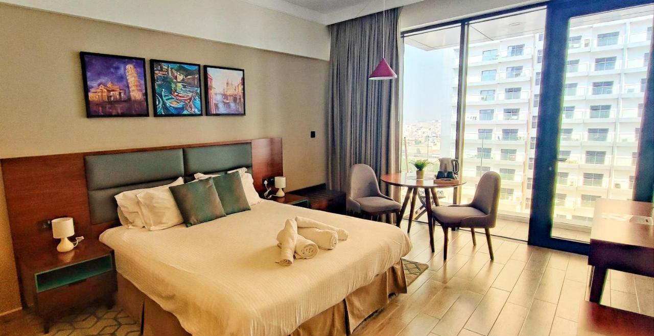 Apartment Jjj *